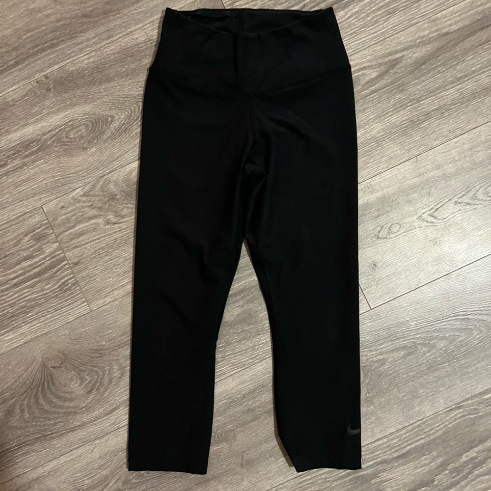 Nike dry fit black capris size S